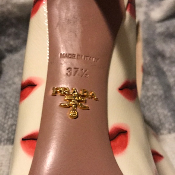 Prada 👄 - Picture 4 of 5